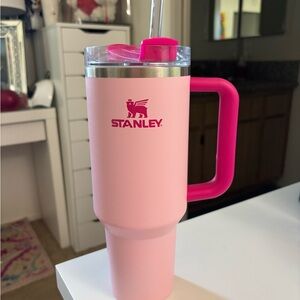 Stanley FlowState Quencher H2.0 Tumbler 40 oz Flamingo Pink  💖